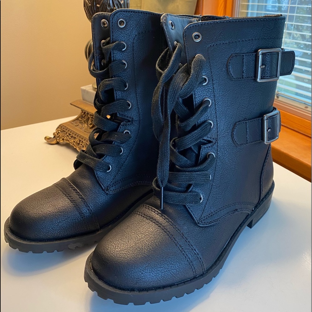 Metro Games Women’s Black Combat Boot size US 6